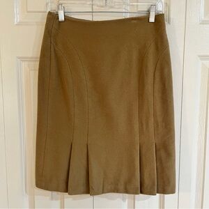 ANN TAYLOR LOFT
SKIRT SIZE 4 CAMEL
100% WOOL W/KICK
PLEATS